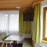 Edi Otel