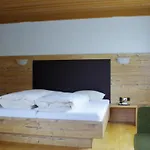 Edi Otel 3*
